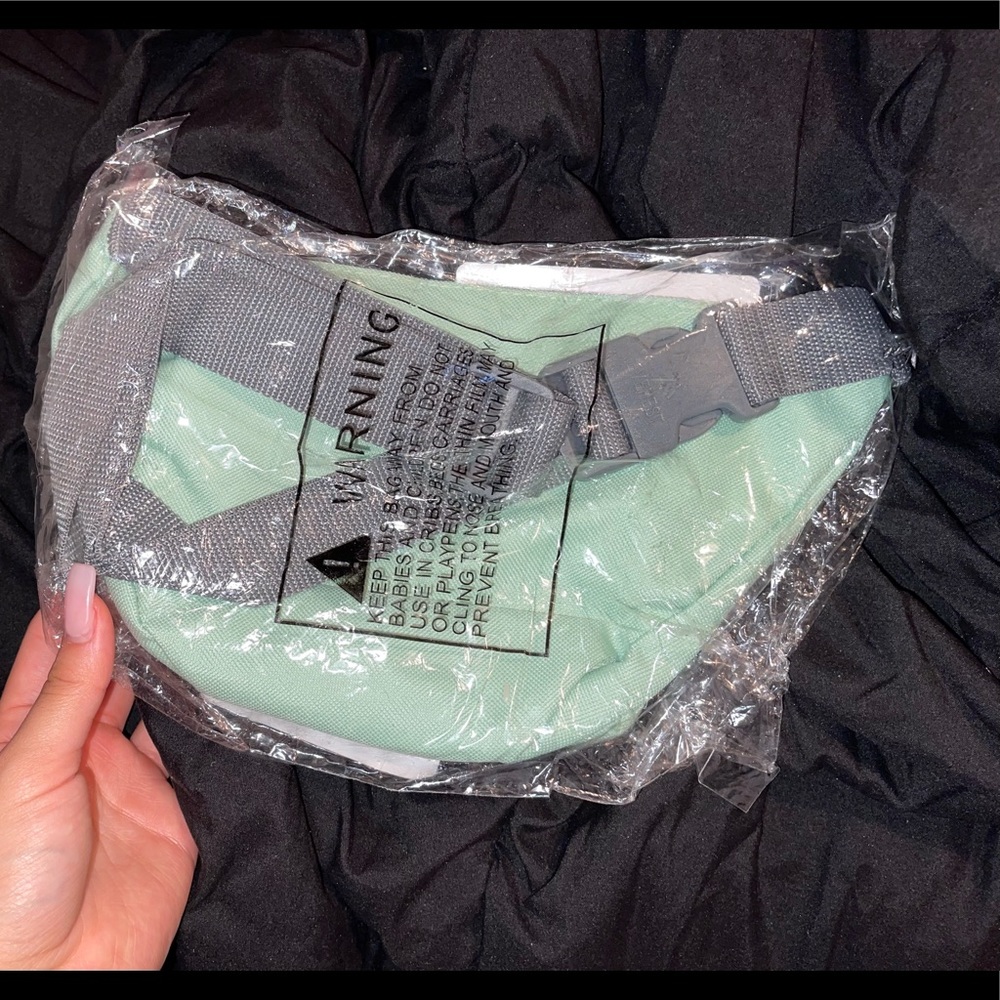 Everlast Fanny Pack - Picture 2 of 2